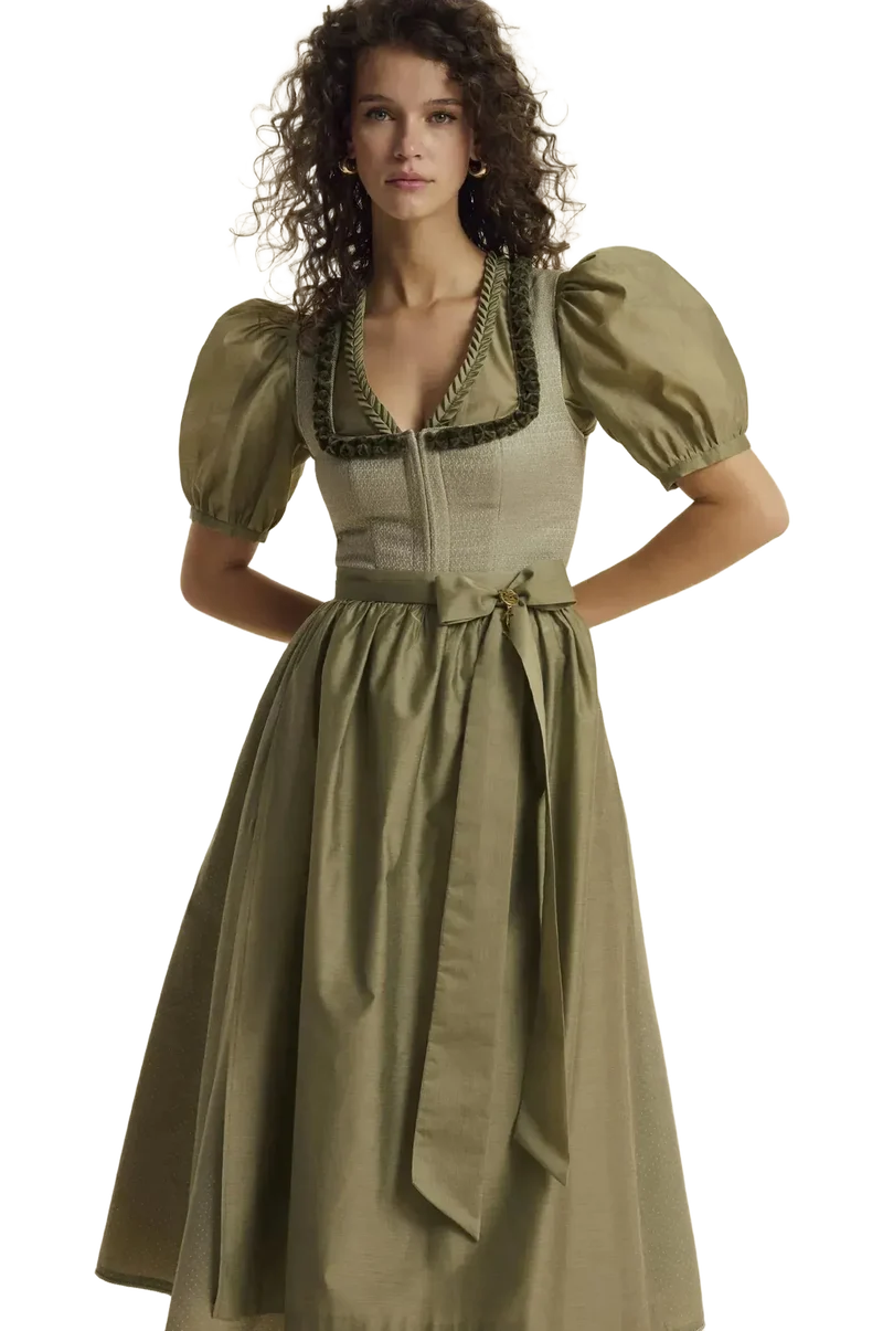 Kinga Mathe Dirndl Salerno Schilf