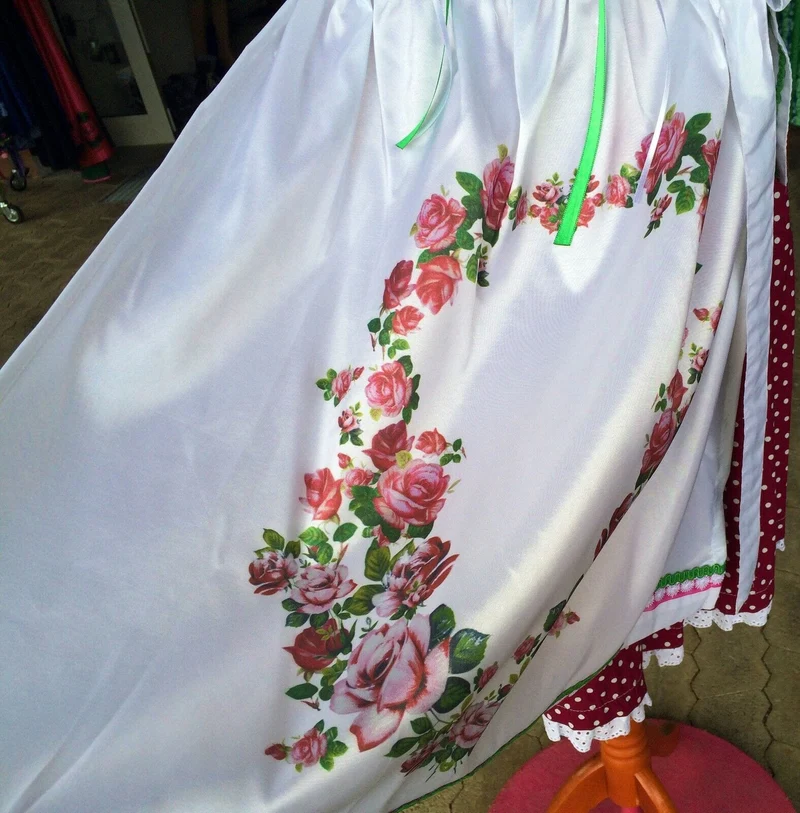 Dirndl Fuchs Trachten, Druckschürze, Pflaume, Midi 60 cm
