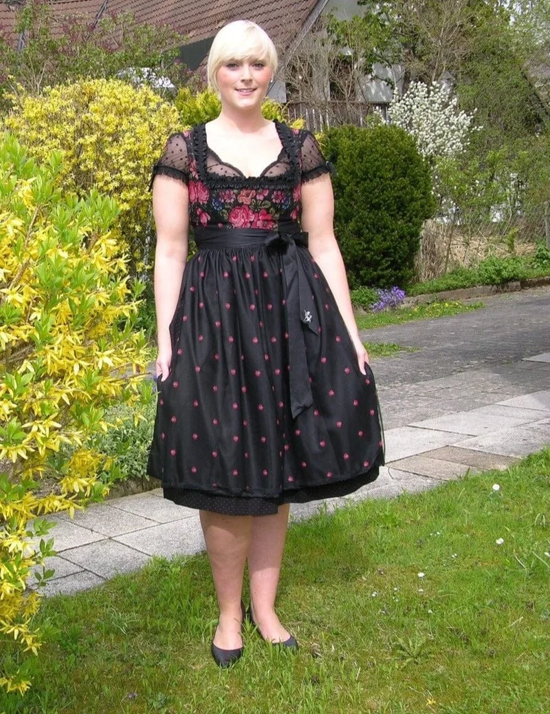 Dirndl Sportalm, St. Anton, schwarz, geblümt, Midi 70 cm, Gr. 42