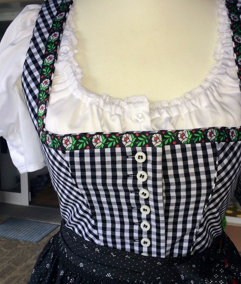 Dirndl Wenger, kariert, schwarz/weiß, Midi 70 cm