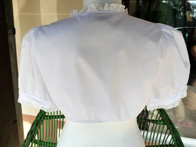 Dirndlbluse, Hess, weiß, halbarm, Knöpfe, Herzausschnitt, Spitze