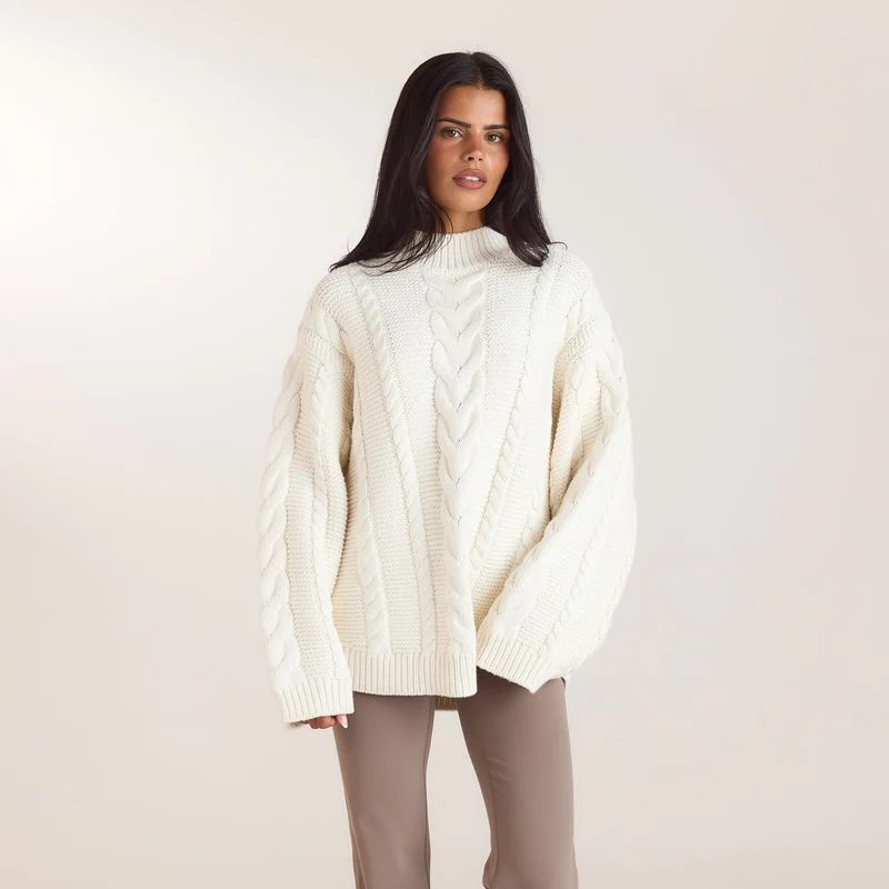 Oversized-Strickpullover mit Zopfmuster - Crèmefarbe
