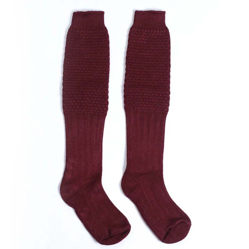 Kniehohe Trachtensocken zur kurzen Lederhose