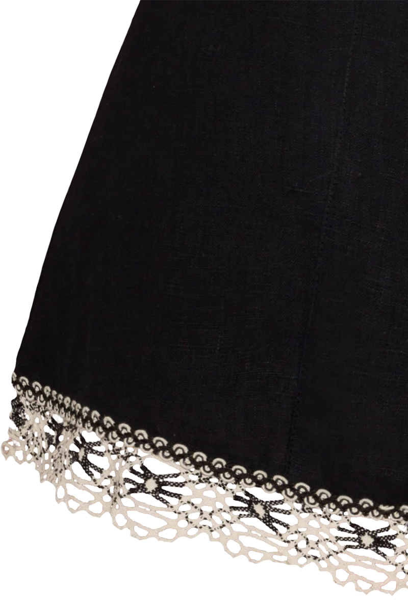 Kurzes Landhauskleid aus Leinen mit Schnürung
