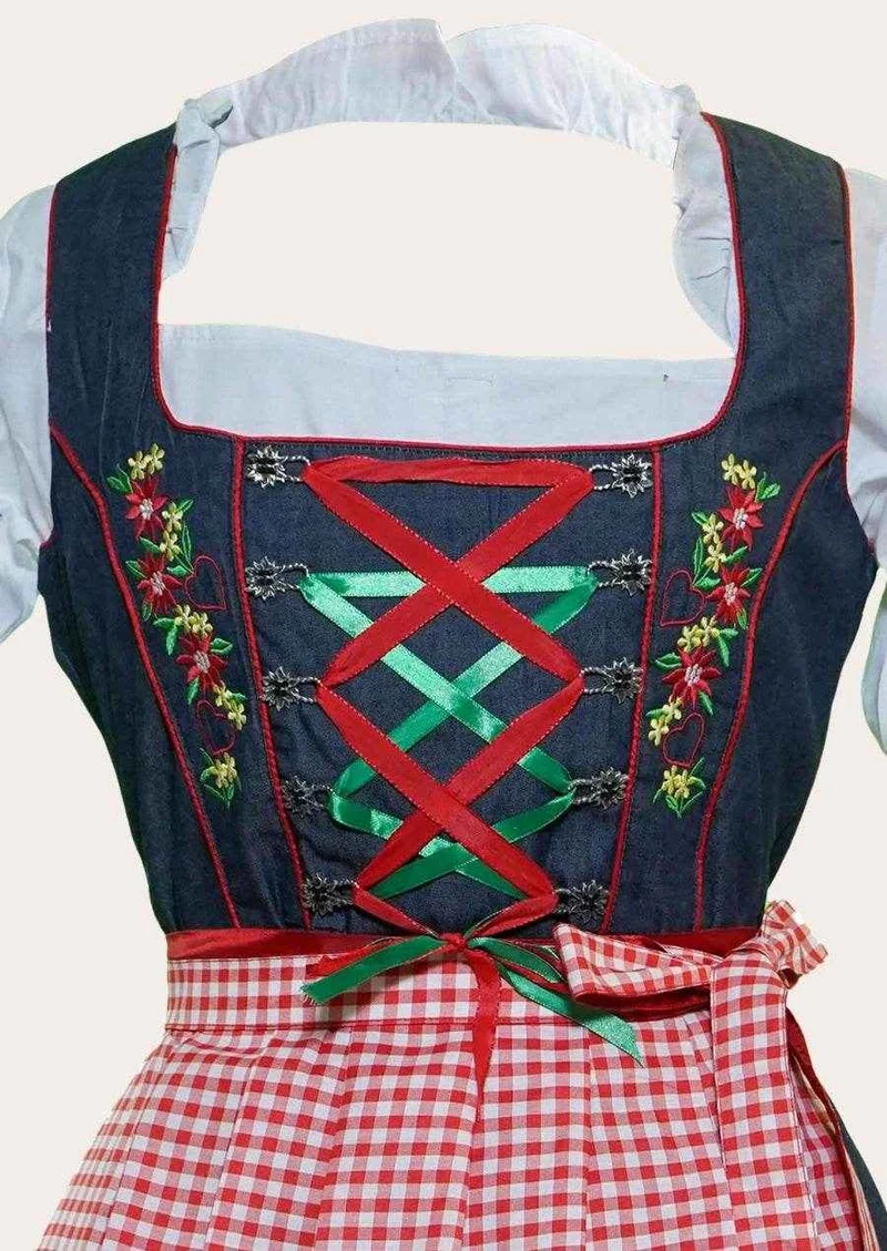 Bayerisches Dirndl mit Schnürmieder & Bluse