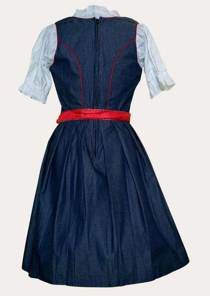 Bayerisches Dirndl mit Schnürmieder & Bluse