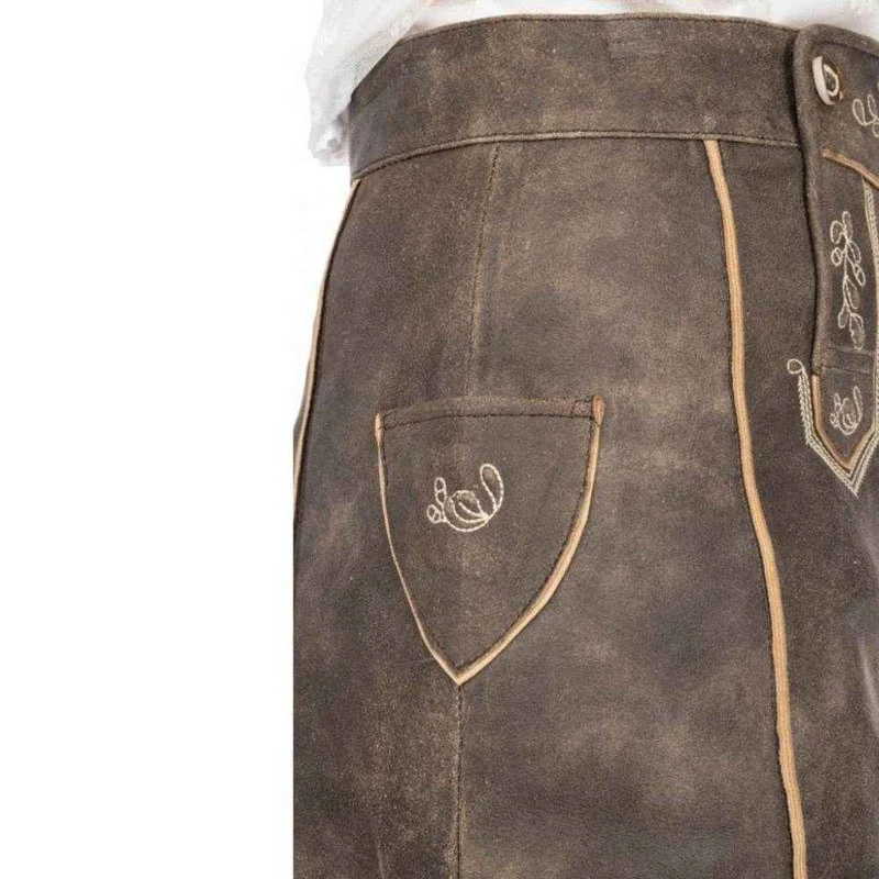 Bayerischer Lederhosenrock mit traditioneller Stickerei