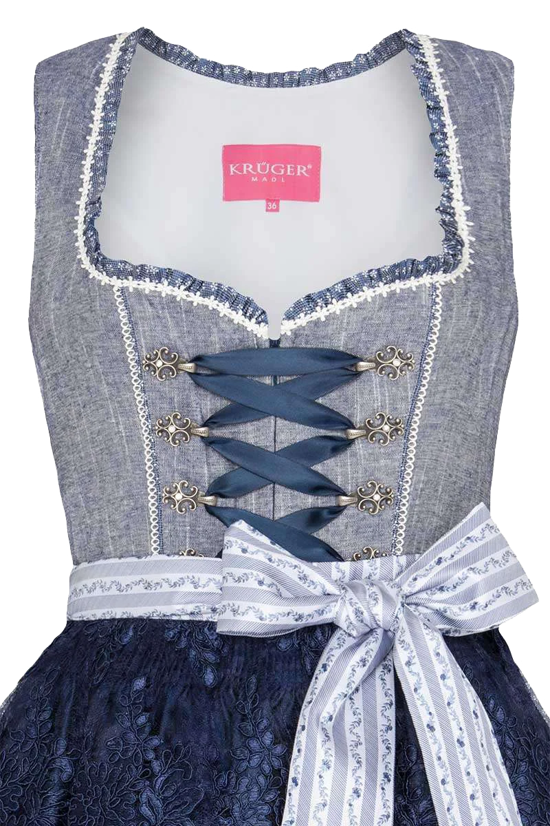 Mini Dirndl mit Spitzenschürze