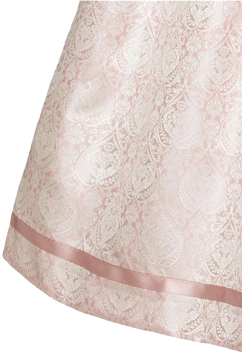 Mini-Dirndl mit Spitzenschürze