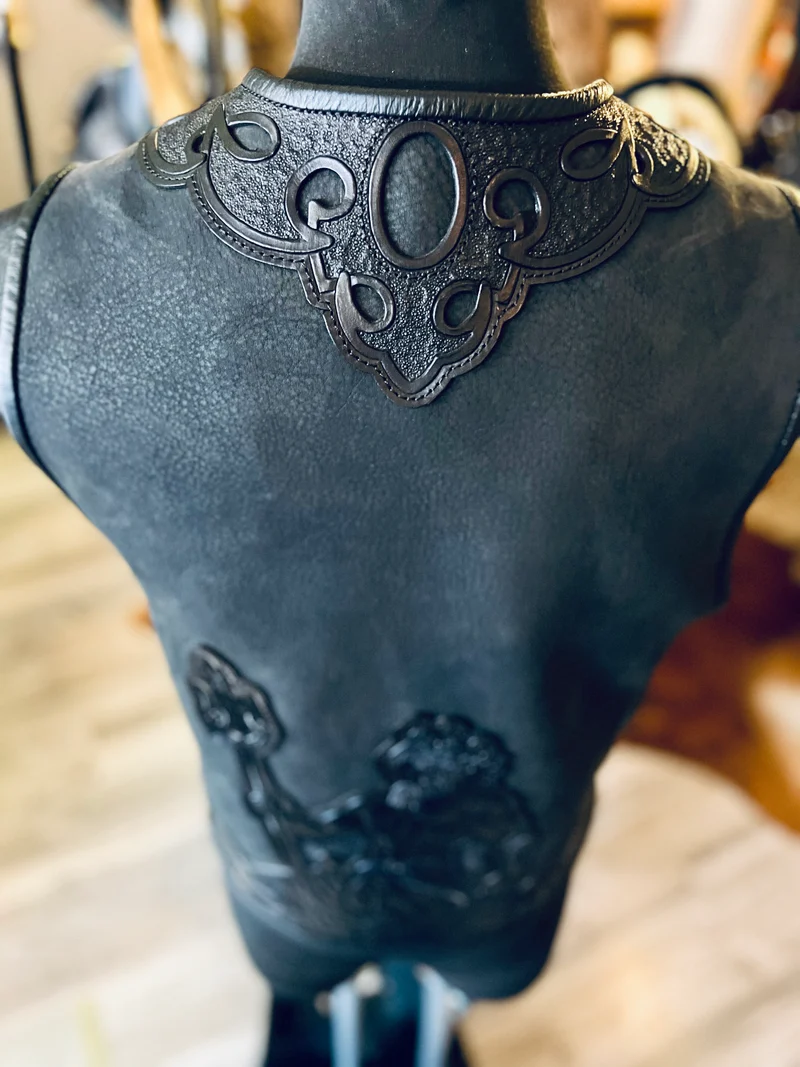 Lederweste !Einzelstück! "Poseidon Tribal" Wasserbüffel