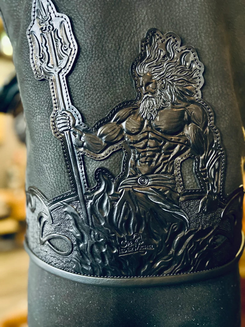 Lederweste !Einzelstück! "Poseidon Tribal" Wasserbüffel