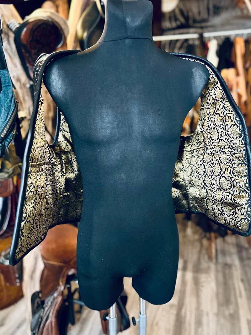 Lederweste !Einzelstück! "Poseidon Tribal" Wasserbüffel