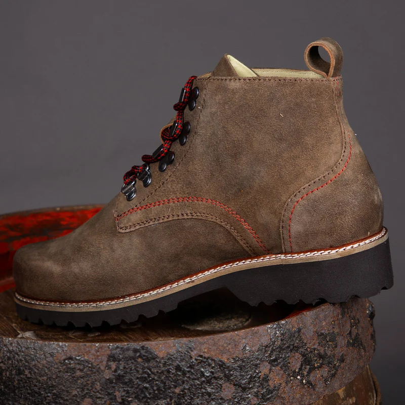 MeiSchua! Trachtenstiefel Rudl Braun Rot mit roten Schnürsenkel