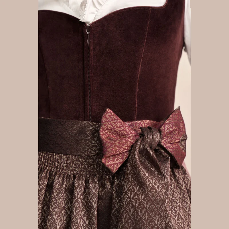 Krüger Dirndl Xana Weinrot Herz-Ausschnitt 70cm